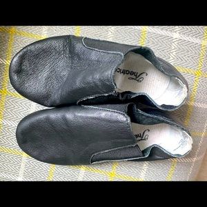 Black leather jazz shoes